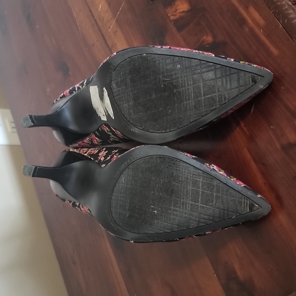 Floral black classic pump - Picture 6 of 7